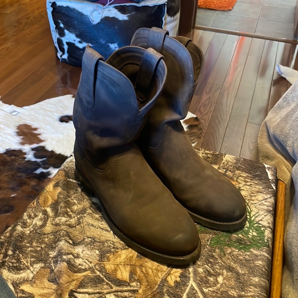 Men’s Tecova cowboy boot. Size 11 EE